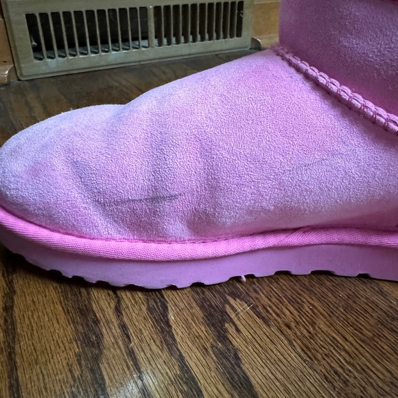 UGG Ultra Mini boots in Carnation Pink - Picture 3 of 3